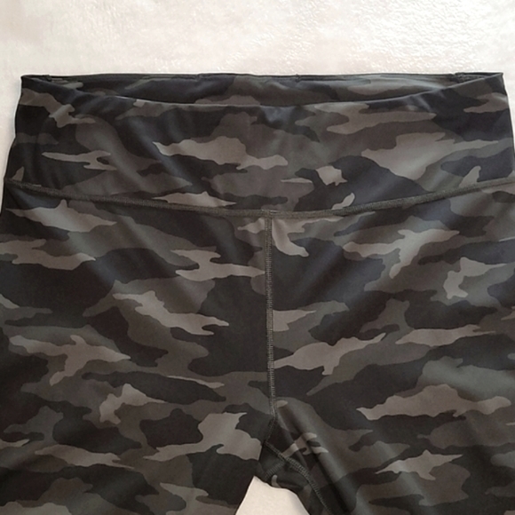 Like New! Ultimate 7/8 Tight Olive Camo - Picture 3 of 10
